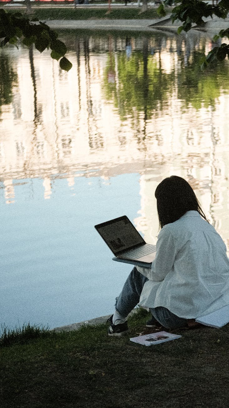 Comment décrocher ton premier job grâce à nous